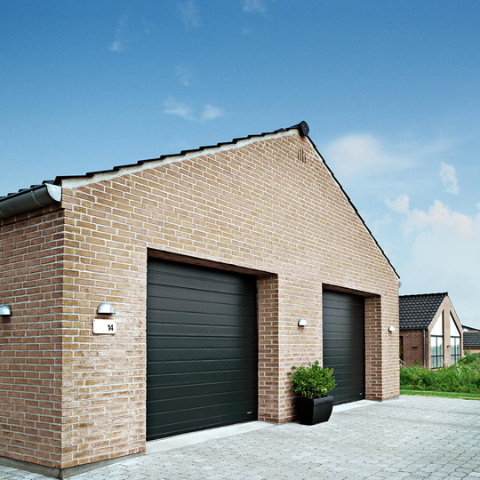 Garageport Lindab Basic - Takskjutport Svart, 2410 x 2140 mm